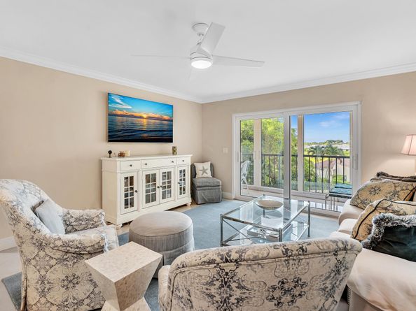 7286 Huntington Lane 301, Delray Beach FL 33446