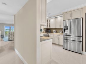 7286 Huntington Lane 301, Delray Beach FL 33446