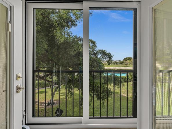 7286 Huntington Lane 301, Delray Beach FL 33446