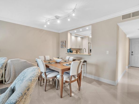 7286 Huntington Lane 301, Delray Beach FL 33446