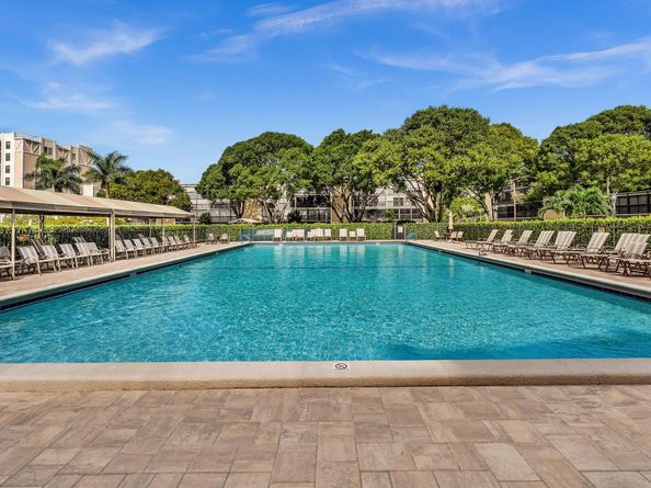 7286 Huntington Lane 301, Delray Beach FL 33446