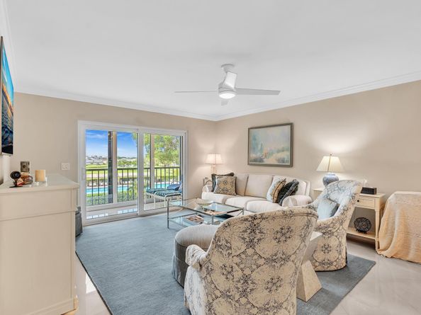 7286 Huntington Lane 301, Delray Beach FL 33446