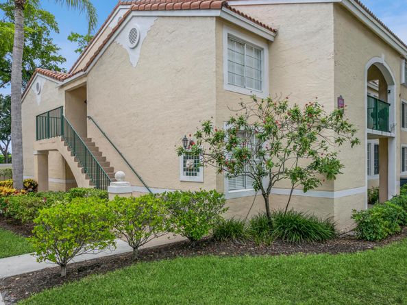 1715 Village Boulevard 201, West Palm Beach FL 33409