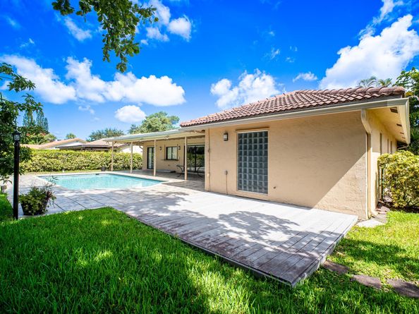 11020 NW 8th Ct, Coral Springs FL 33071