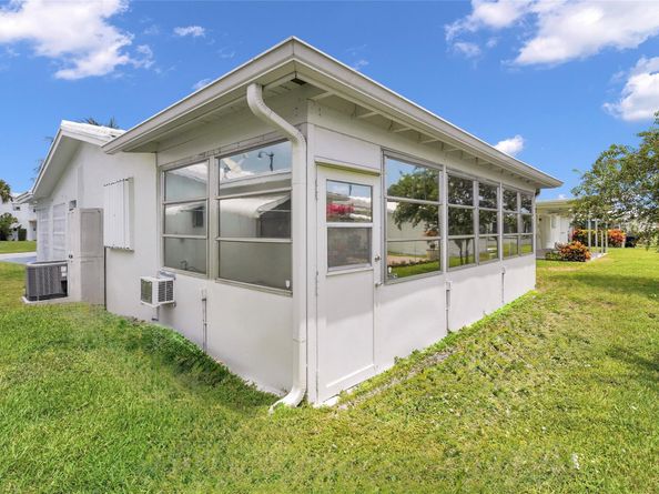 260 S Golf Blvd, Pompano Beach FL 33064