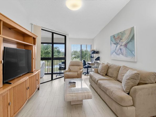 7230 Clunie Place 15403, Delray Beach FL 33446