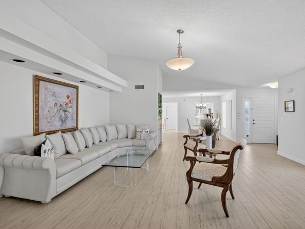 7230 Clunie Place 15403, Delray Beach FL 33446