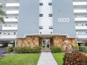 1000 NE 14th Ave 211, Hallandale Beach FL 33009