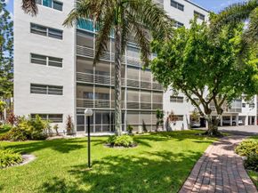 1000 NE 14th Ave 211, Hallandale Beach FL 33009
