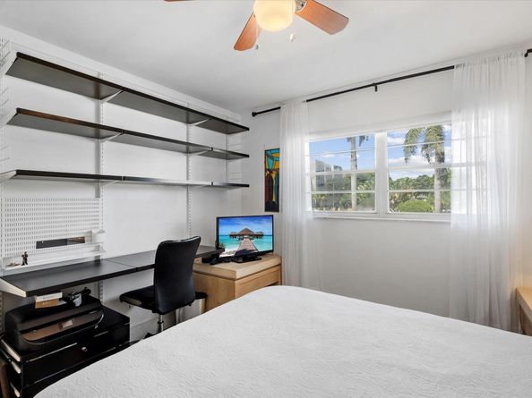 1000 NE 14th Ave 211, Hallandale Beach FL 33009