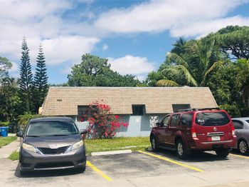 575 NW 41st St