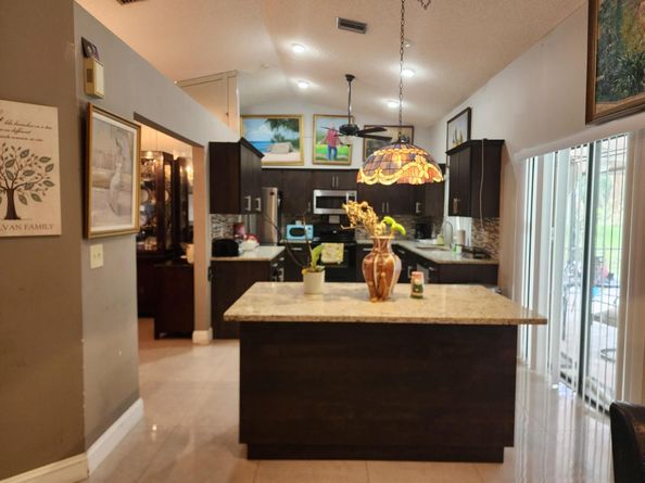 1533 NW 111 Avenue, Coral Springs FL 33071