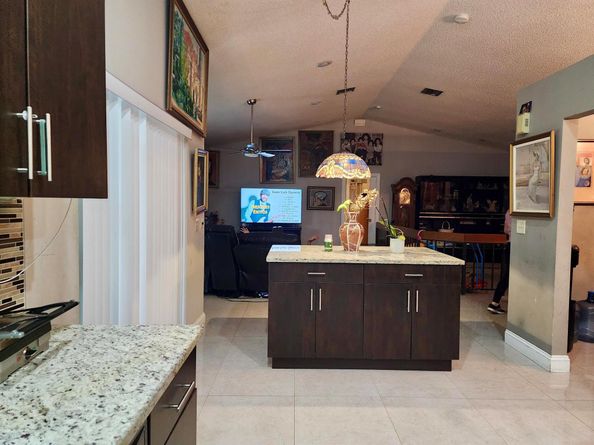 1533 NW 111 Avenue, Coral Springs FL 33071