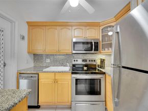 2050 NE 39th St E306, Lighthouse Point FL 33064