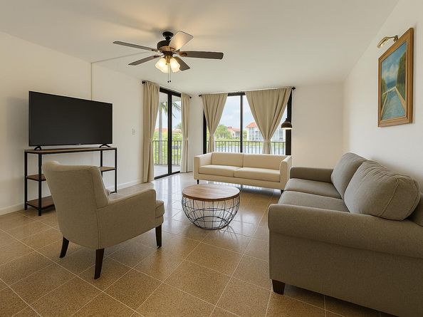 7030 Half Moon Circle 117, Hypoluxo FL 33462