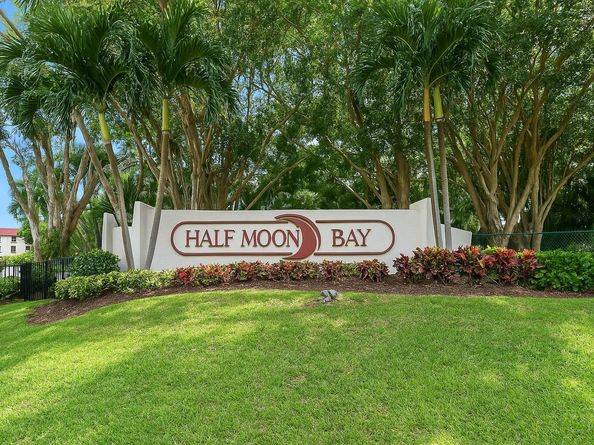 7030 Half Moon Circle 117, Hypoluxo FL 33462