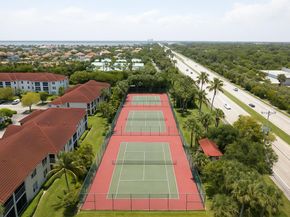 7030 Half Moon Circle 117, Hypoluxo FL 33462