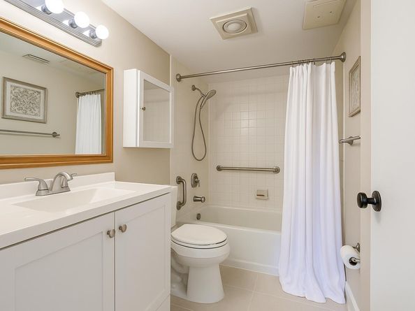 7030 Half Moon Circle 117, Hypoluxo FL 33462