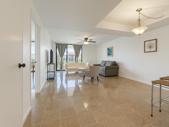 7030 Half Moon Circle 117, Hypoluxo FL 33462