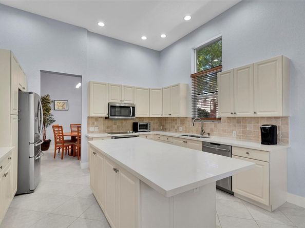 16714 SW 10th St, Pembroke Pines FL 33027