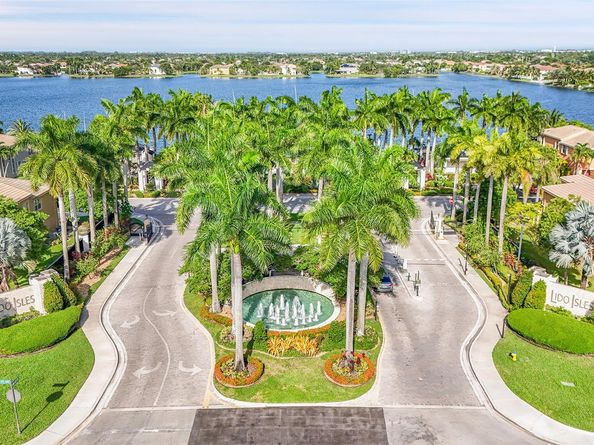 16714 SW 10th St, Pembroke Pines FL 33027