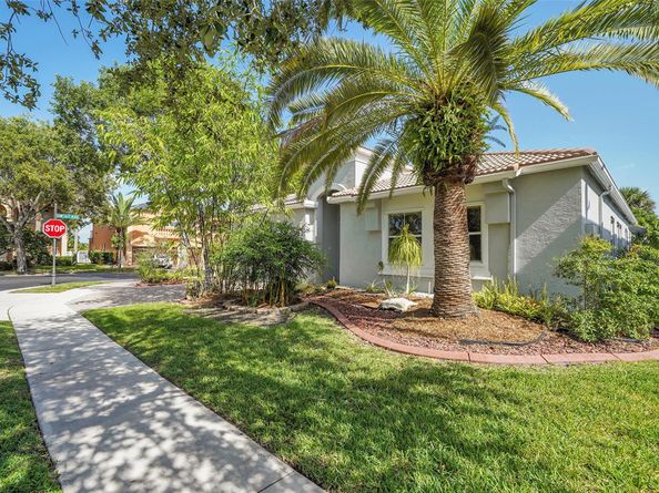 16714 SW 10th St, Pembroke Pines FL 33027