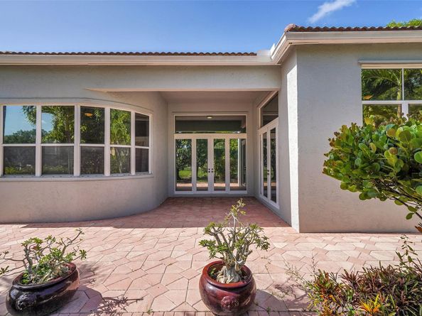 16714 SW 10th St, Pembroke Pines FL 33027