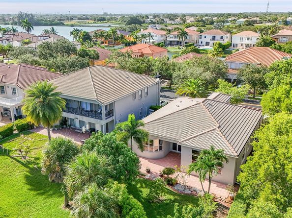 16714 SW 10th St, Pembroke Pines FL 33027