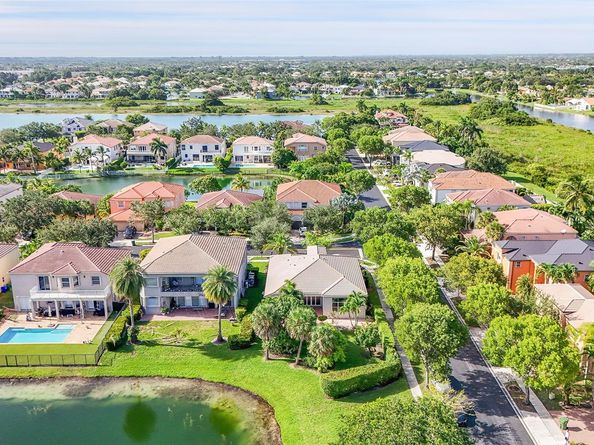 16714 SW 10th St, Pembroke Pines FL 33027