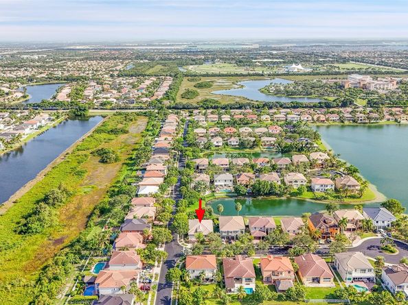 16714 SW 10th St, Pembroke Pines FL 33027