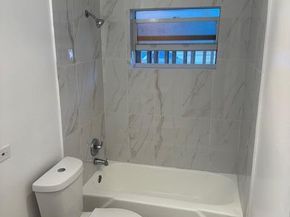 1050 E Sample Road Road E 101, Pompano Beach FL 33064