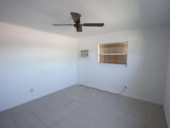1050 E Sample Road Road E 101, Pompano Beach FL 33064