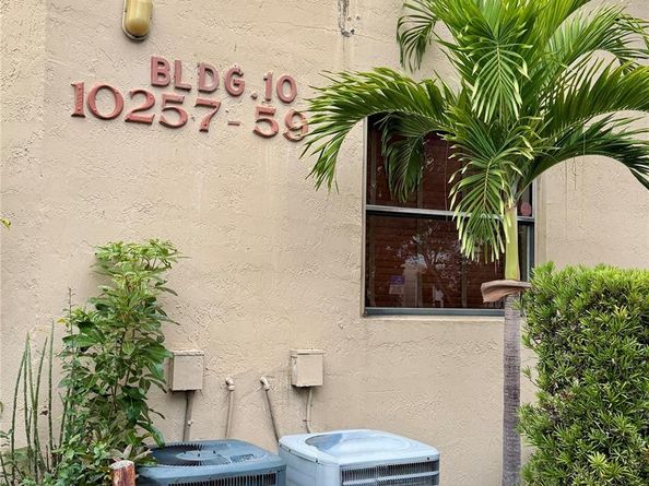 10257 NW 9th Street cir 203, Miami FL 33172