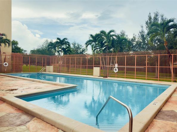 10257 NW 9th Street cir 203, Miami FL 33172
