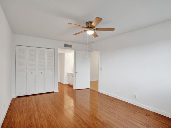 3040 Holiday Springs Blvd 307, Margate FL 33063