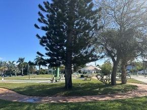 1050 SW 11th St 1L, Hallandale Beach FL 33009