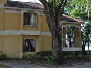 2465 NW 33rd St 1506, Oakland Park FL 33309