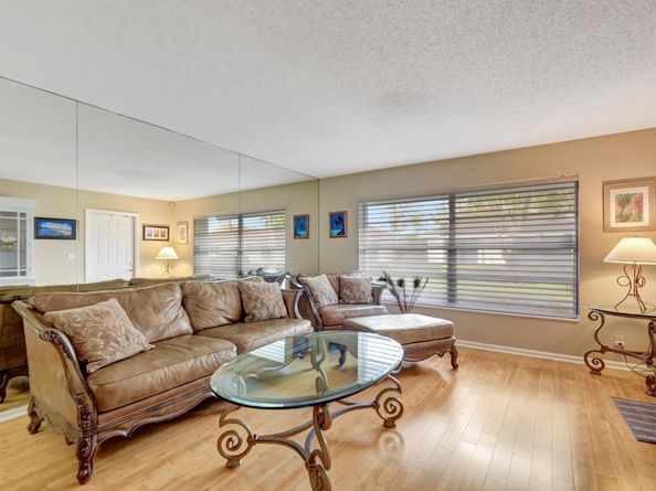 9800 Pecan Tree Drive B, Boynton Beach FL 33436