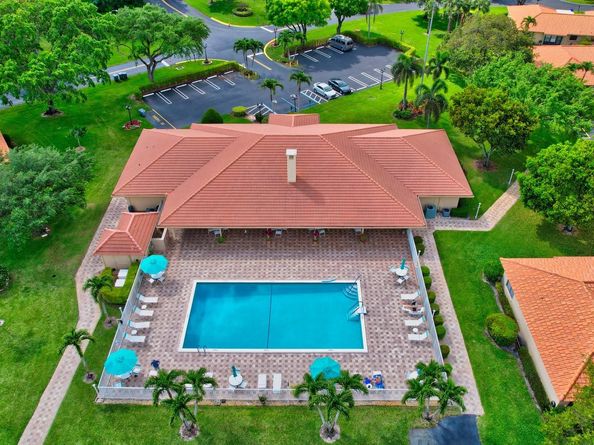 9800 Pecan Tree Drive B, Boynton Beach FL 33436