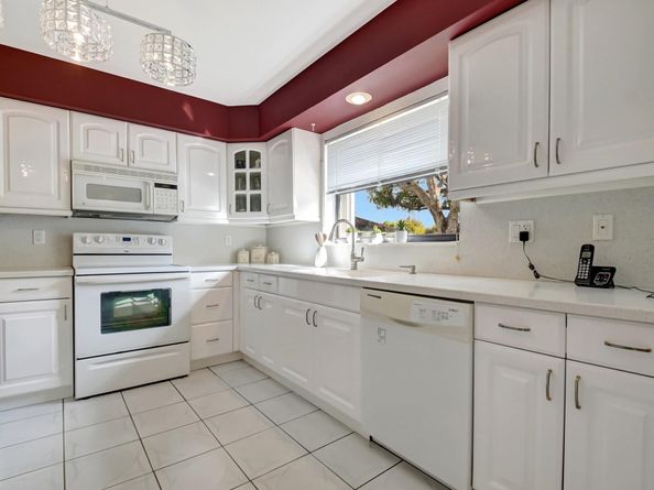 9800 Pecan Tree Drive B, Boynton Beach FL 33436