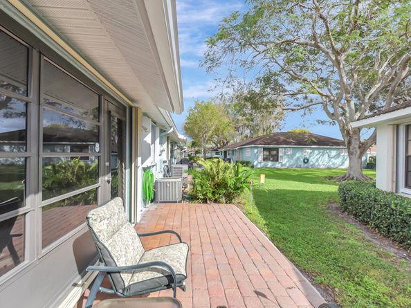9800 Pecan Tree Drive B, Boynton Beach FL 33436