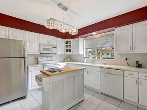 9800 Pecan Tree Drive B, Boynton Beach FL 33436