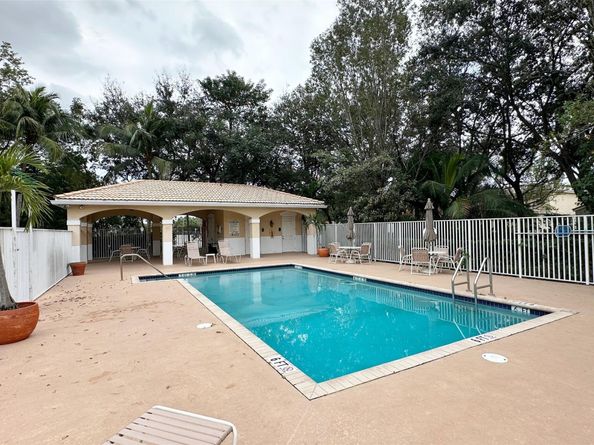 6161 Swans Ter, Coconut Creek FL 33073