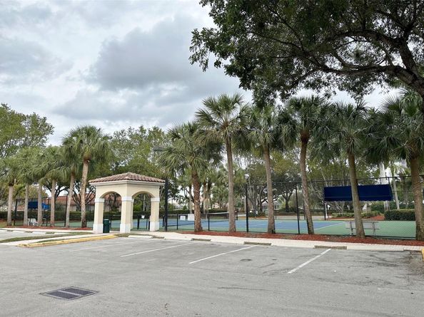6161 Swans Ter, Coconut Creek FL 33073