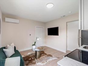 1498 ne 38th, Oakland Park FL 33334