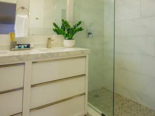 1498 ne 38th, Oakland Park FL 33334