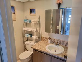 662 Burgundy N, Delray Beach FL 33484