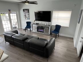 19000 NW 10th St, Pembroke Pines FL 33029
