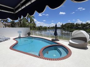 19000 NW 10th St, Pembroke Pines FL 33029