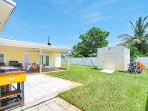 7830 NW 21st St, Sunrise FL 33322